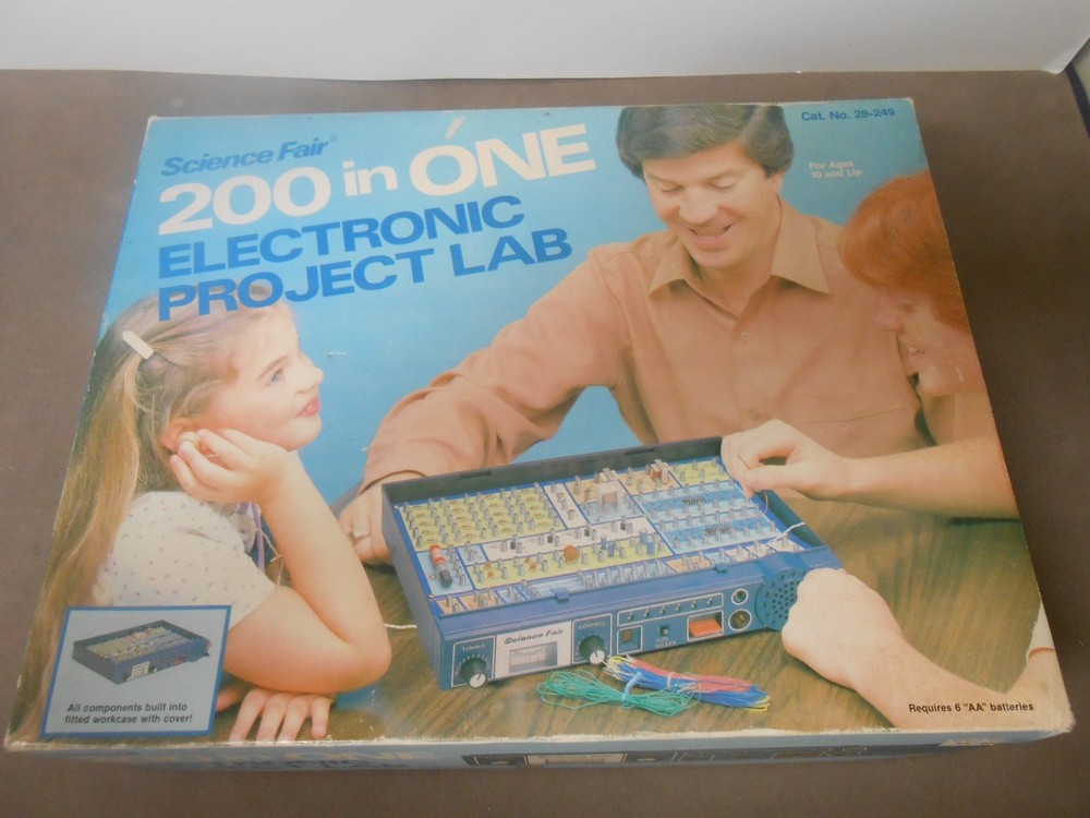 Vintage Science Fair 200 in One Electronic Project Lab - Untested please read