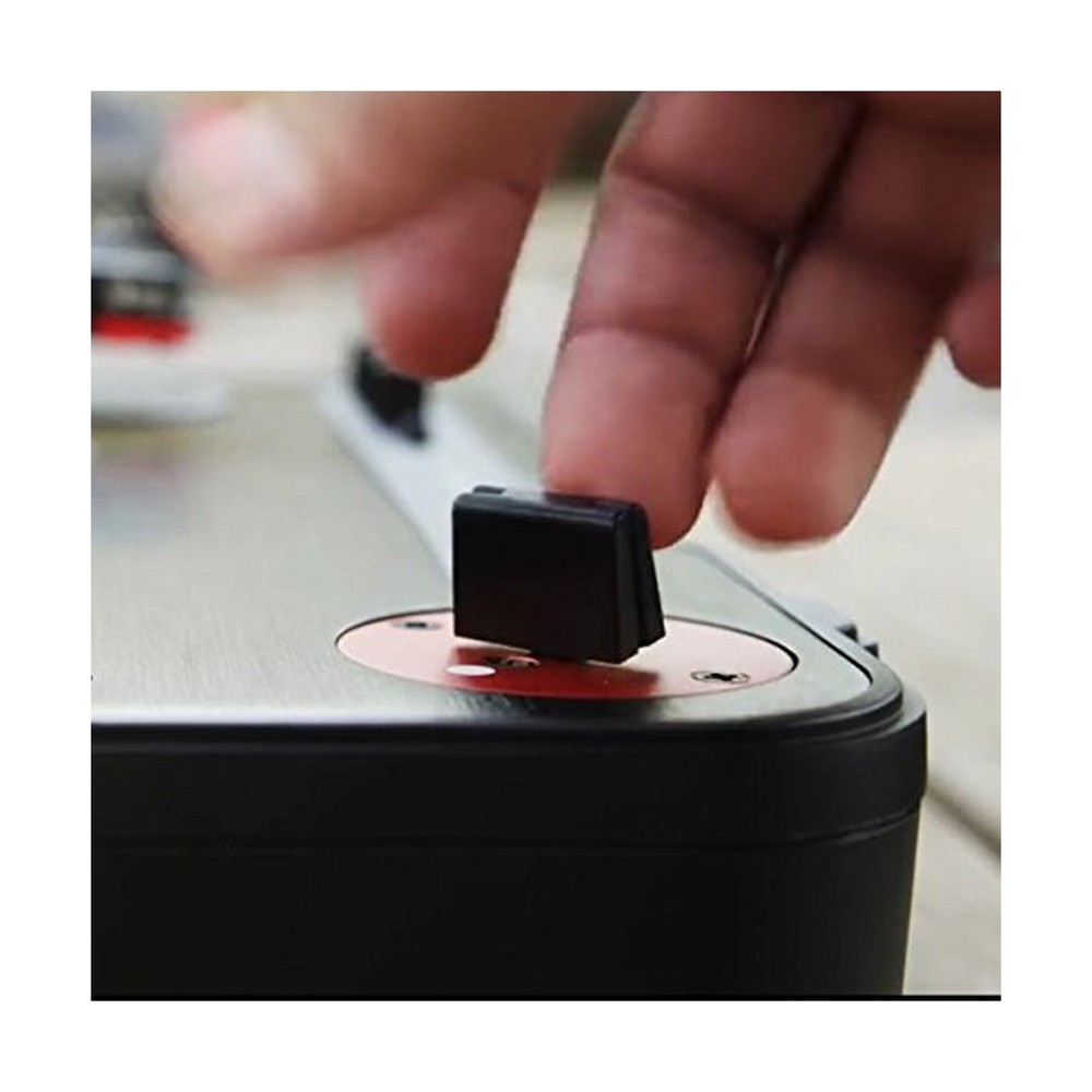 NUMARK PT01 Scratch Portable Turntable with Scratch Switch & Carry CAE