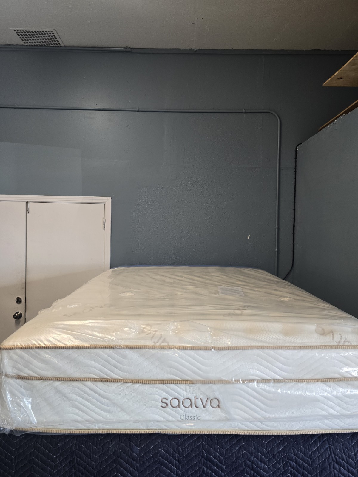 Saatva Classic 14.5 QUEEN SIZE Mattress LUXURY FIRM