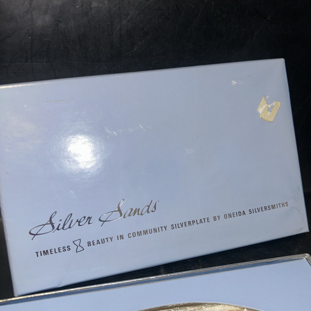 Vintage Oneida Silver Sands Silverplated 9.5”x6” Tray Plus Spoon