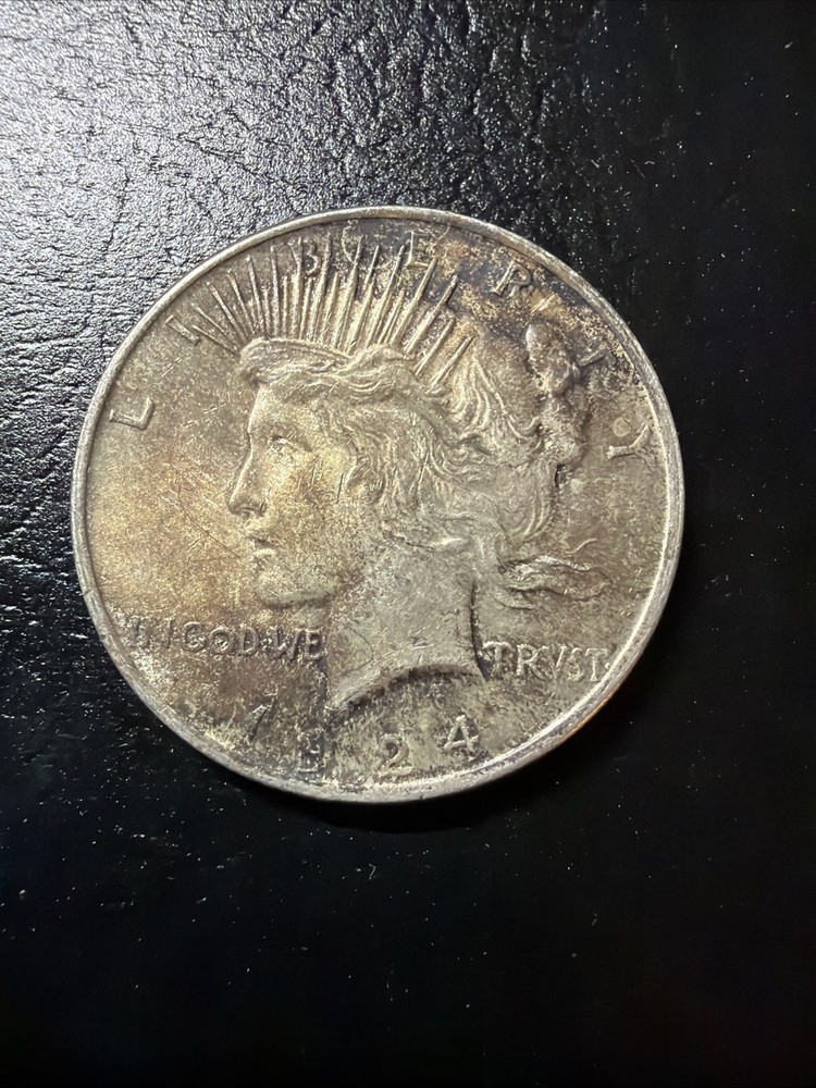 1924 Silver Peace Dollar. Vintage Circulated.