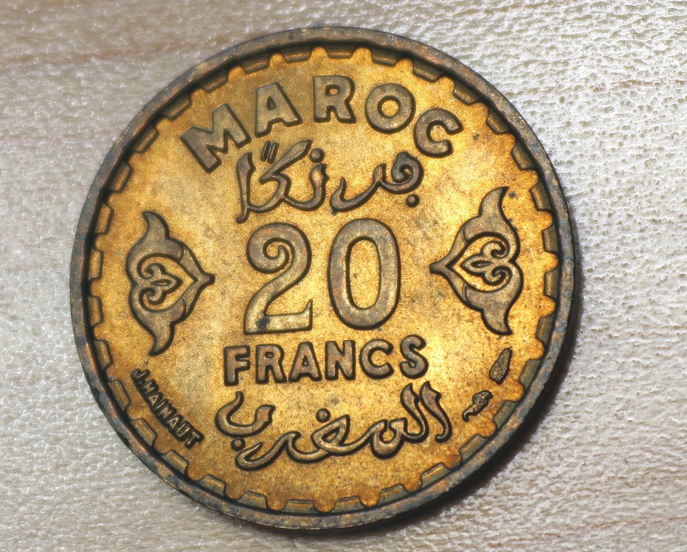 1371 (1952) Morocco 20 Francs