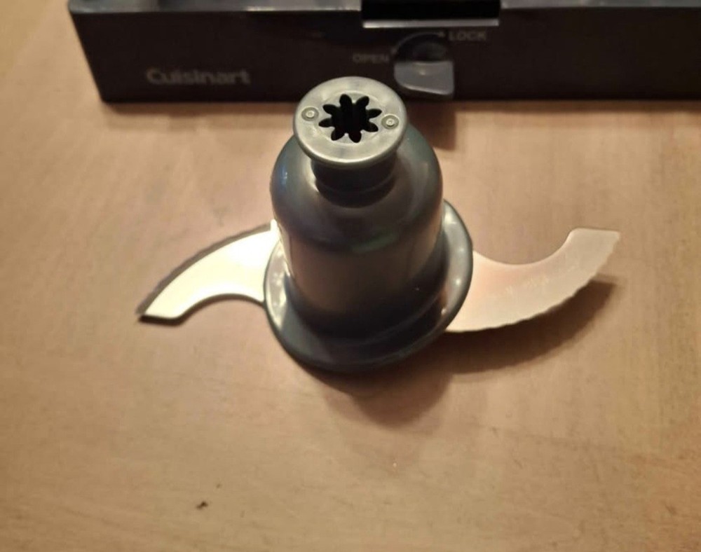 Cuisinart Food Processor FP-13SC Storage Case & Disc Blades Stem Attachments 6pc