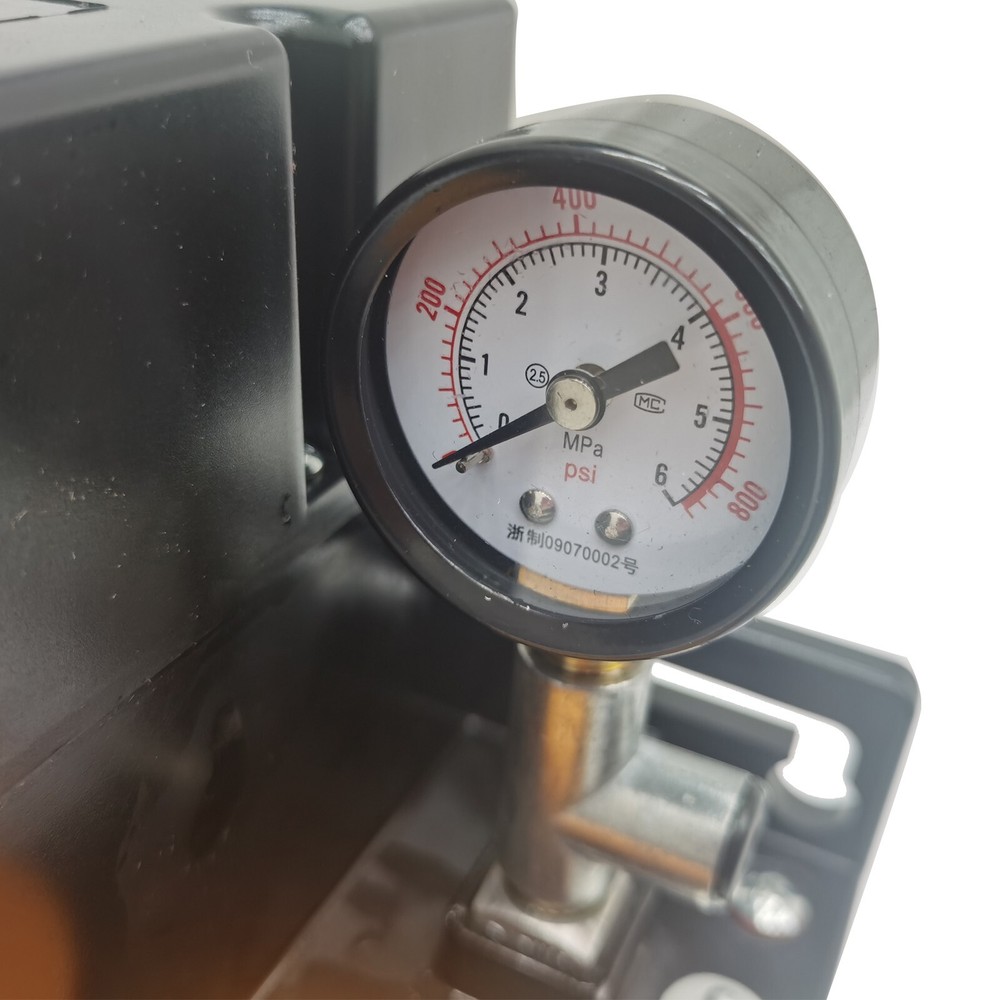 2L 220V Electric Automatic Lubrication Pump With Pressure Testing 35W SPC System
