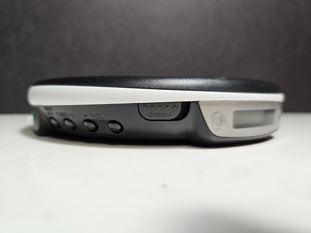 Sony Walkman D-EJ016CK CD Player Functioning Please see description