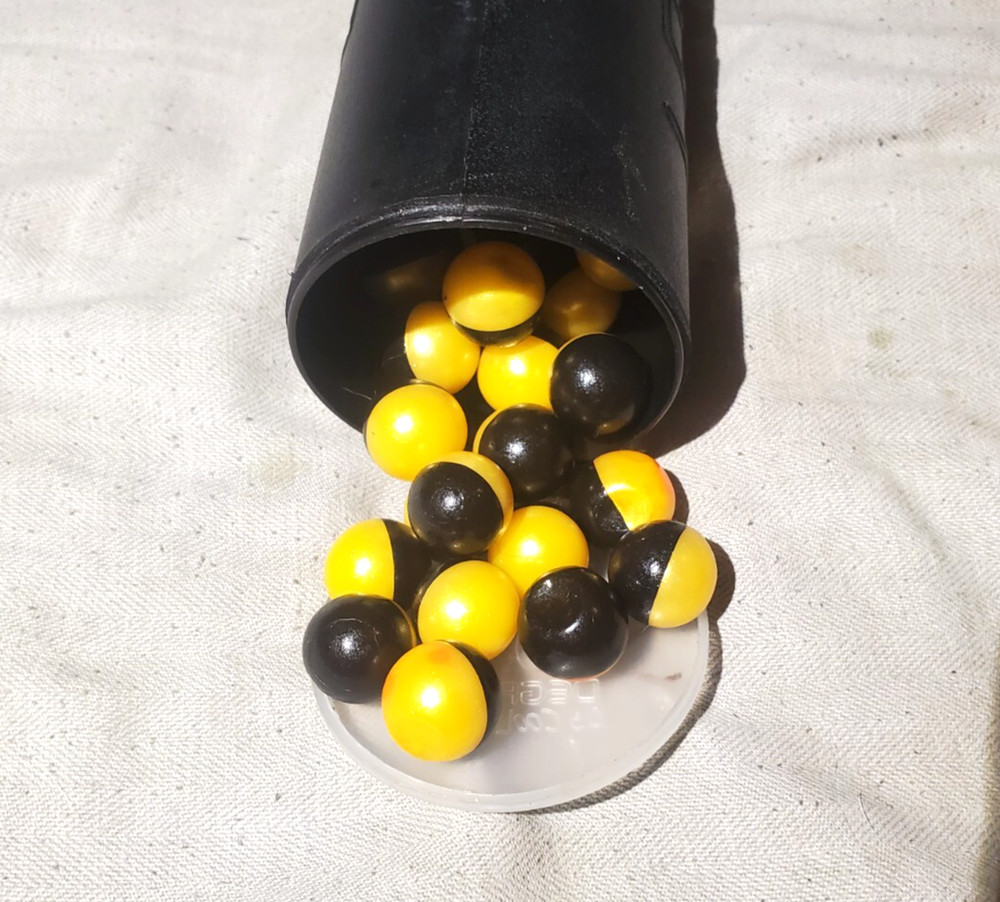 32 Degrees Paintball Pod with Paintballs