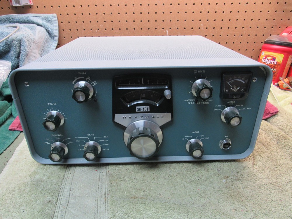 Vintage Heathkit SB-401 HF Band HAM Radio Transmitter
