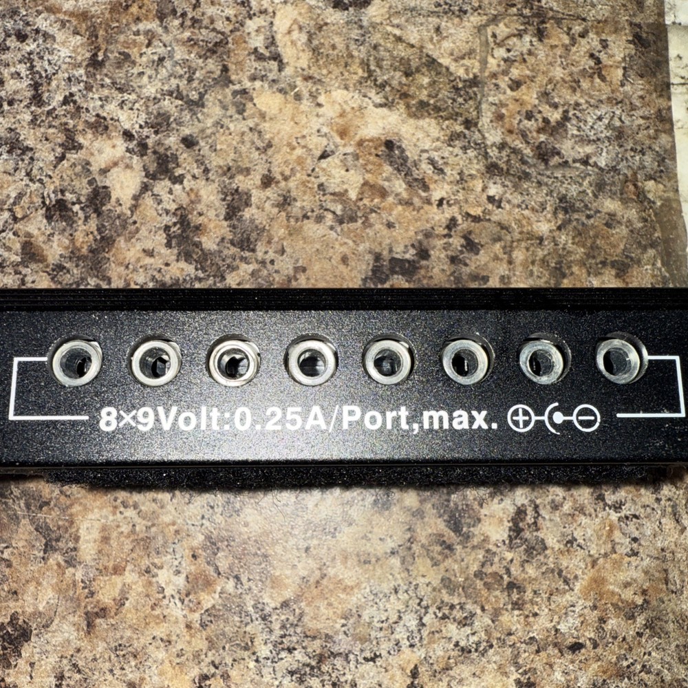 Gator G-BUS 8-Output Power Supply