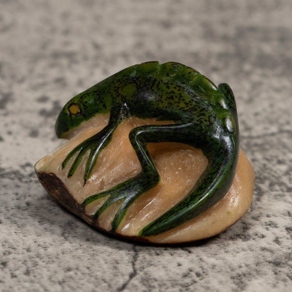 Vintage Green Iguana Lizard Tagua Carving