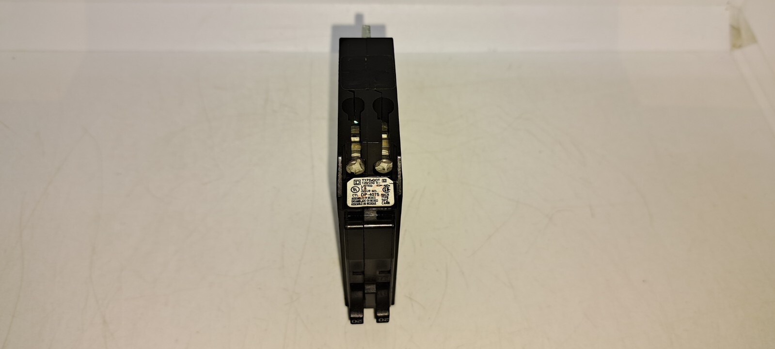 Square D QOT2020 2-20 Amp 120/240V Single Pole Tandem Circuit Breaker QO2020 NEW