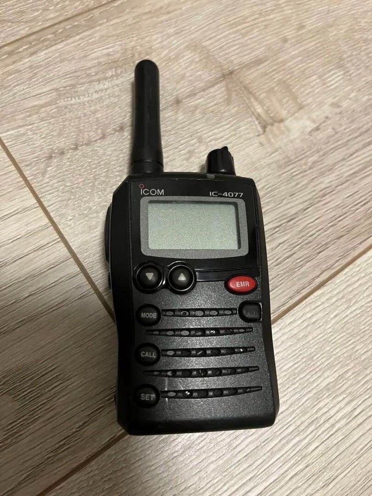 ICOM specified low-power transceiver IC-4077 From Japan used