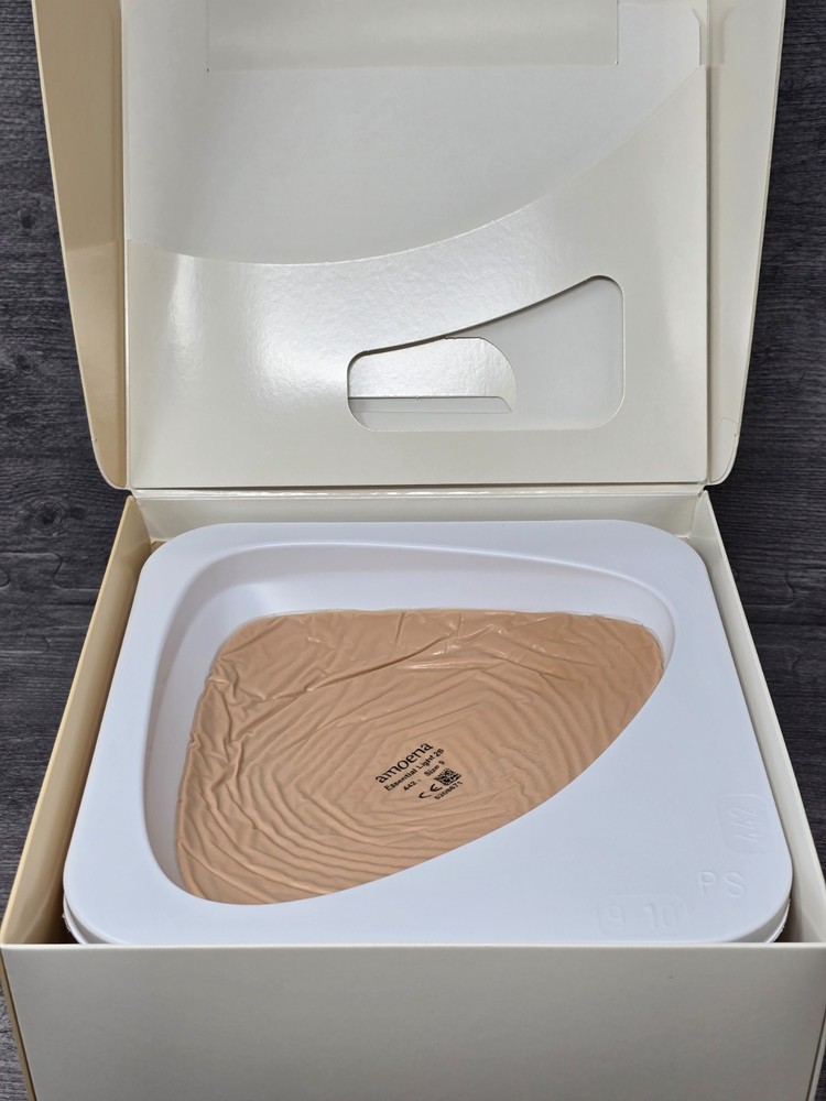 Amoena 442 Essential Light 2S Prosthesis Size 9