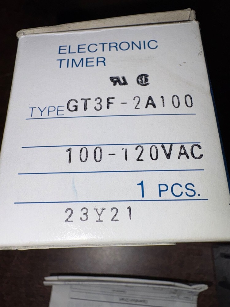 NEW IDEC GT3F-2A100 ELECTRONIC TIMER B395