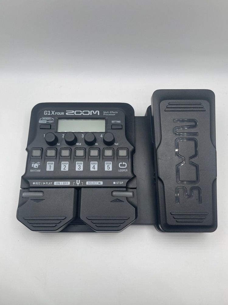 Zoom G1X Four Multi-Effects Processor with Expression Pedal