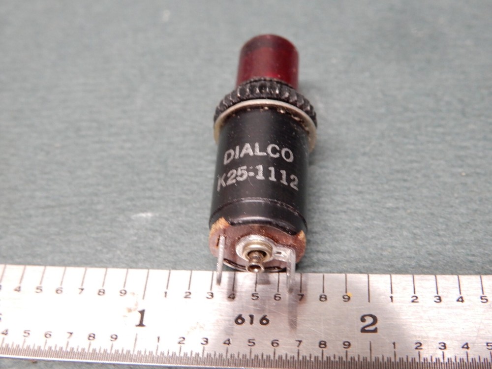 Dialco K25-1112 Red Panel Lights NOS Qty 5 Includes Bulbs