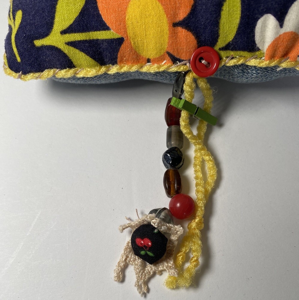 Pin cushion Denim Daisies Notions 40