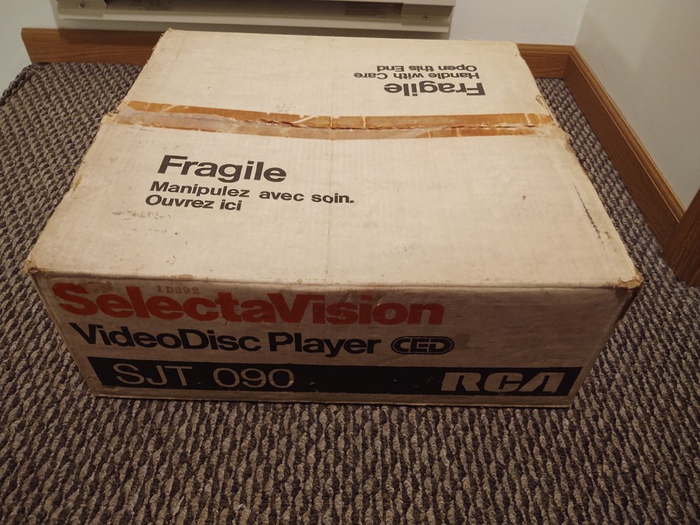 RCA Selectavision STJ 090 CED VideoDisc Player CIB NEW