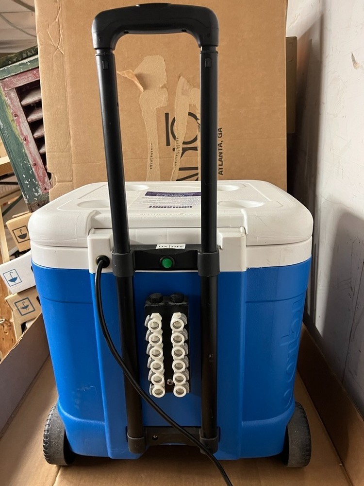 Coolshirt 60 Quart Igloo Cooler Multi Person Cooling System - 110v