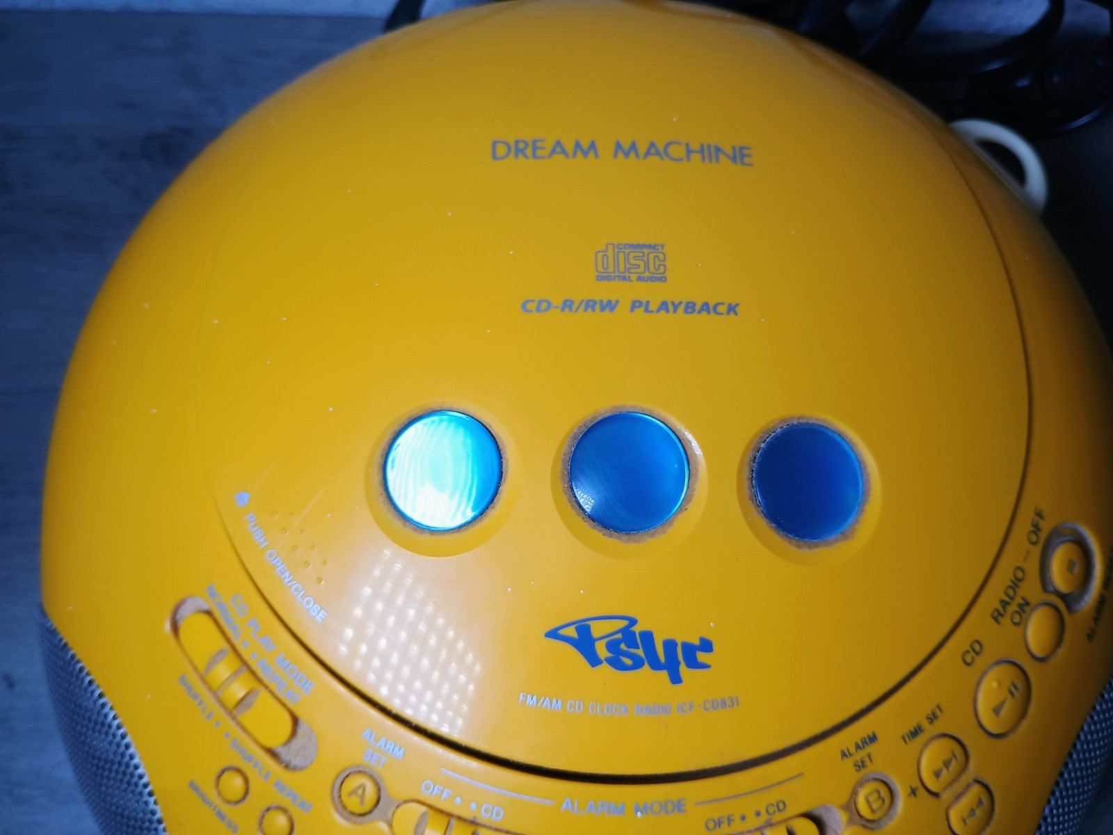 Sony "PSYC" Dream Machine Boombox! (ICF-CD831) - Intermittent CD Play-SHIPS FREE