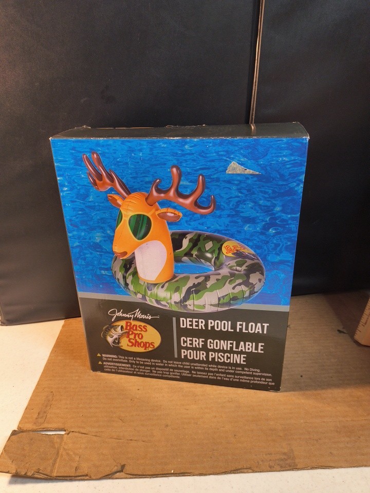 Bass Pro Shops Deer Pool Float 4ft Diam.