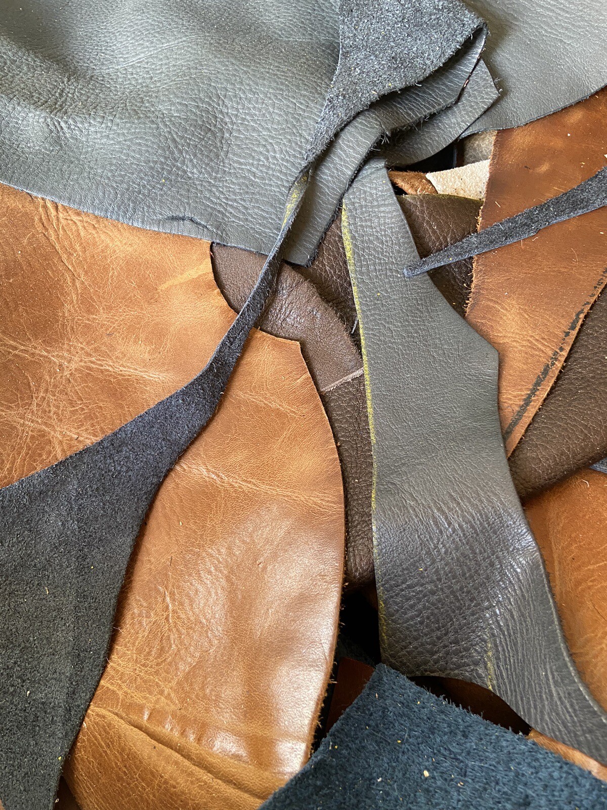 1 Pound Upholstery Leather Remnants/scrap Mixed Colors for Purses, Bags, Jewelry