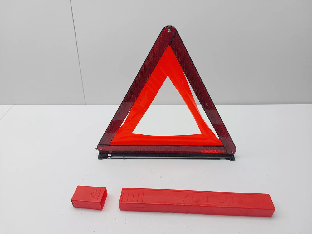 VOLVO V40 EMERGENCY HAZARD WARNING TRIANGLE 2013
