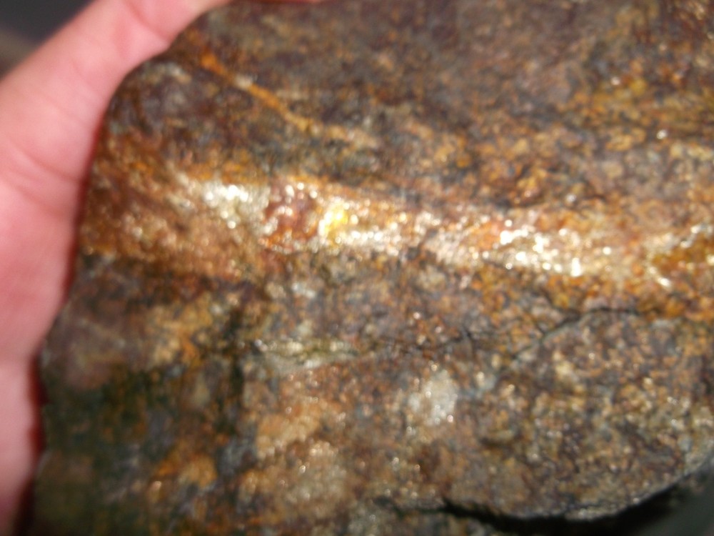Gold, silver, copper, 551 grams samples ,ore high grade .