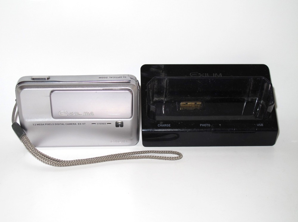 Casio Exilim EX-V7 7.2 MP Point & Shoot Digital Camera (Stabilizer Error)