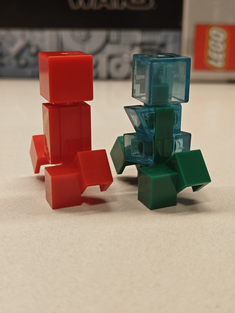 NEW LEGO Minecraft Charged Creeper + Exploding Creeper Minifigure Set