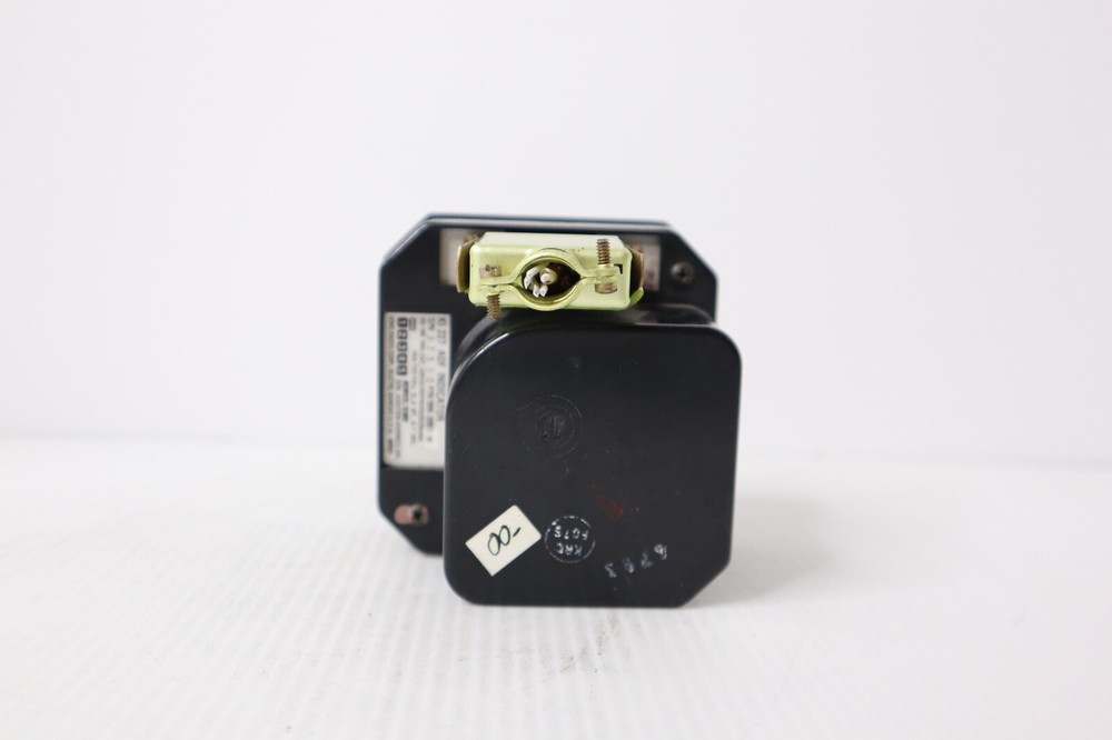 Bendix King KI 227 ADF Indicator 066-3063-00 with Connector (Missing Dial Knob)