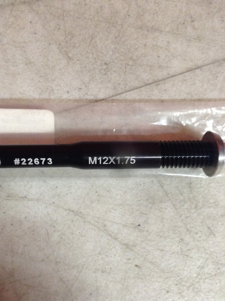 SARIS TRINER THRU AXLE #9712