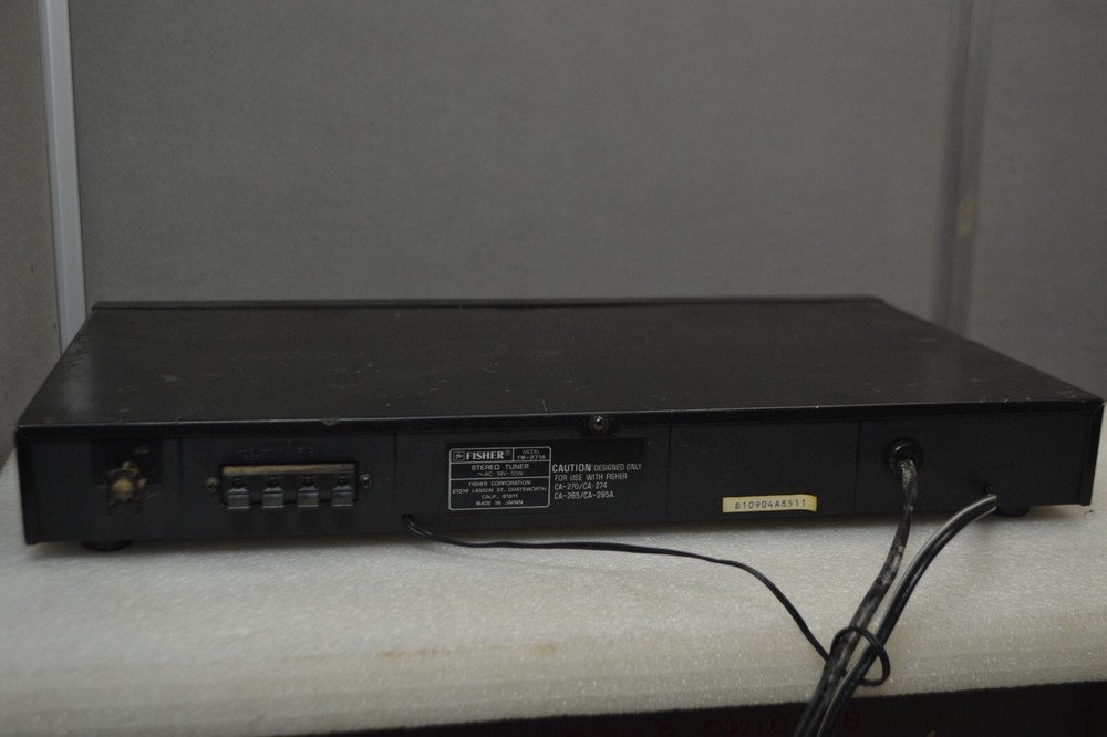 Fisher AM/FM Synthisizer - Tuner Model FM-271A Tested / Working