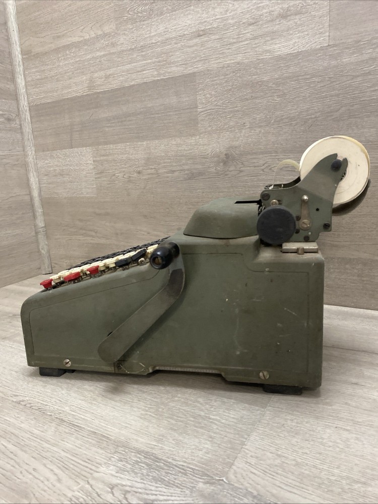 Vintage 1940s RC Allen Figuring Machine Adding Subtracting