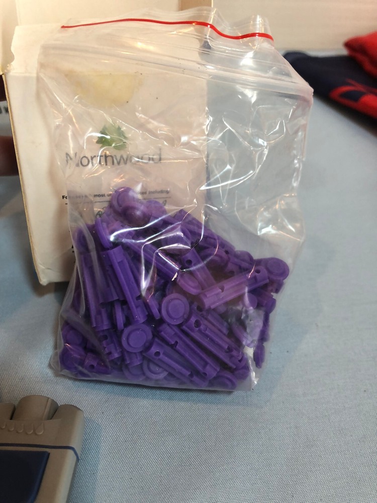 UNTESTED Freestyle Lancing Device II w Lancets Diabetic Testing with Case #F23