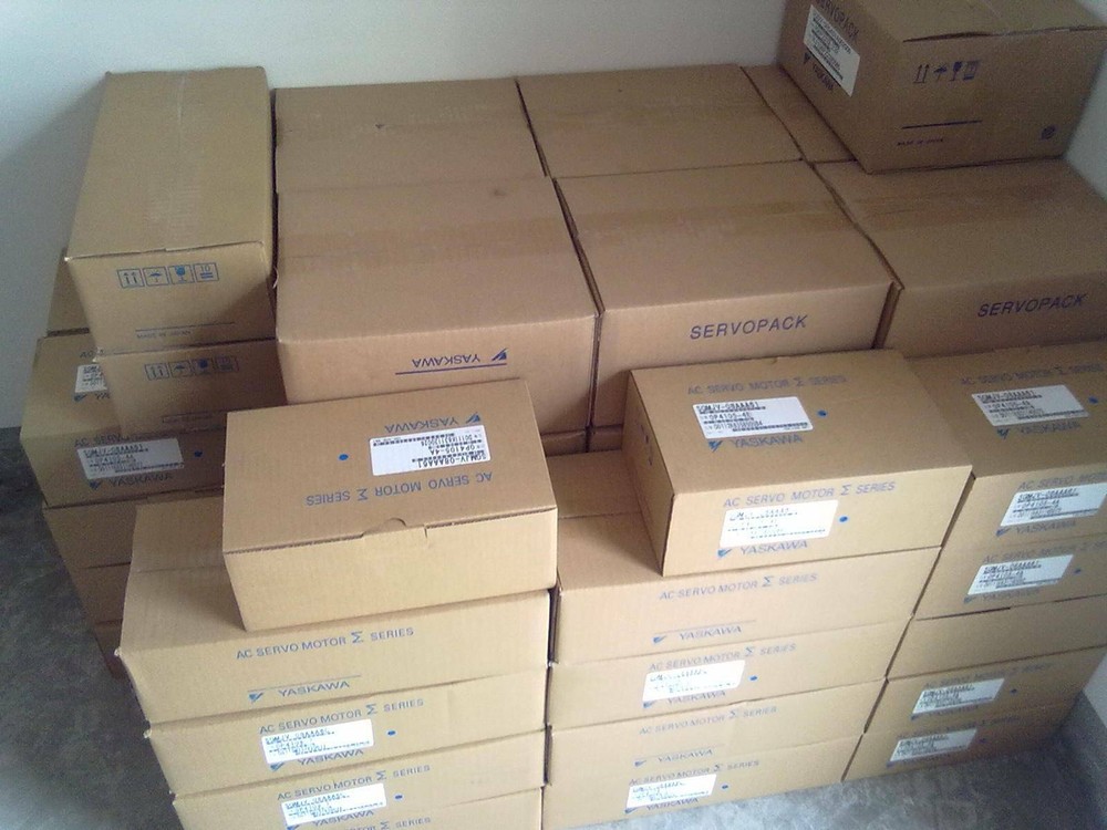 ONE NEW YASKAWA CONTROLLER JEPMC-IO200