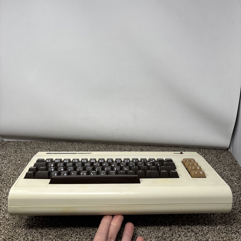 Commodore Vic-20 Computer - w/ PET Keys - Works Great No Cables