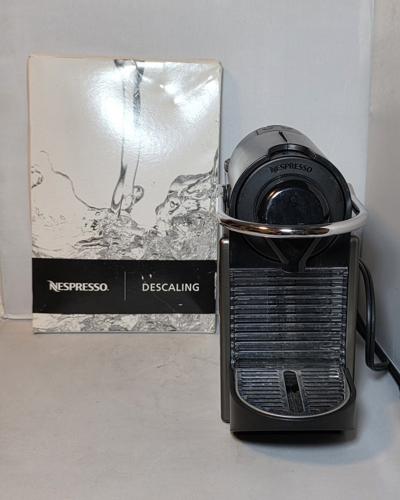 Nespresso Pixie Type C60 Espresso Coffee Pod Machine Maker & Descaling Kit