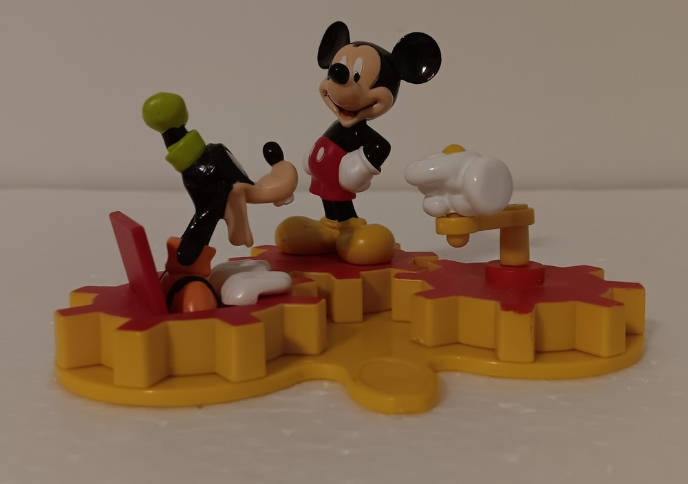 Mickey Mouse and Goofy Gears — excellent condition (AWPE)