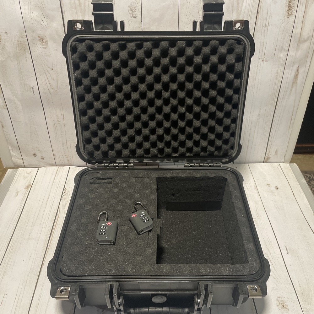 Redfield Molded Hard Pistol Case. With Two Locks. Very Nice