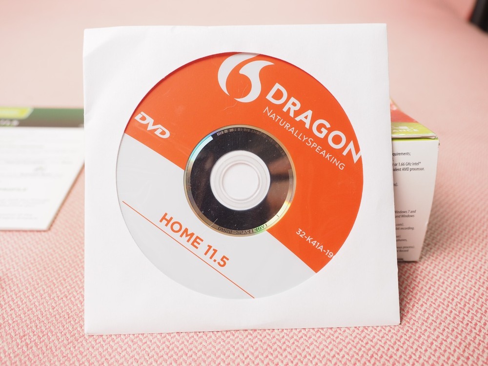 Dragon Naturally Speaking Home Version 11 Speech Recognition Software w/Head Set