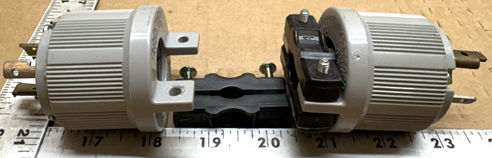 (2)Arrow Hart-Lock Turn & Pull Locking Plug & Connector Set 20A 125V NEMA L5-20