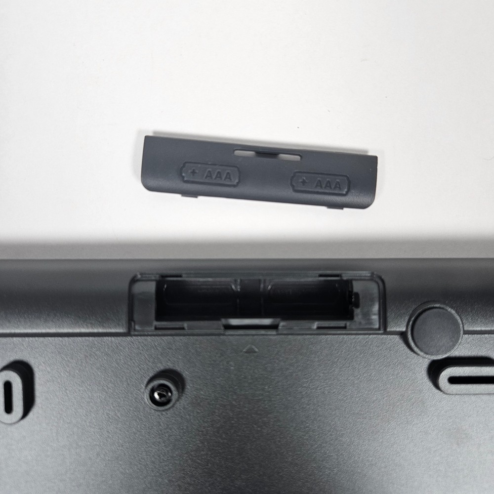 Logitech MK295 Wireless Keyboard w/ SilentTouch Technology