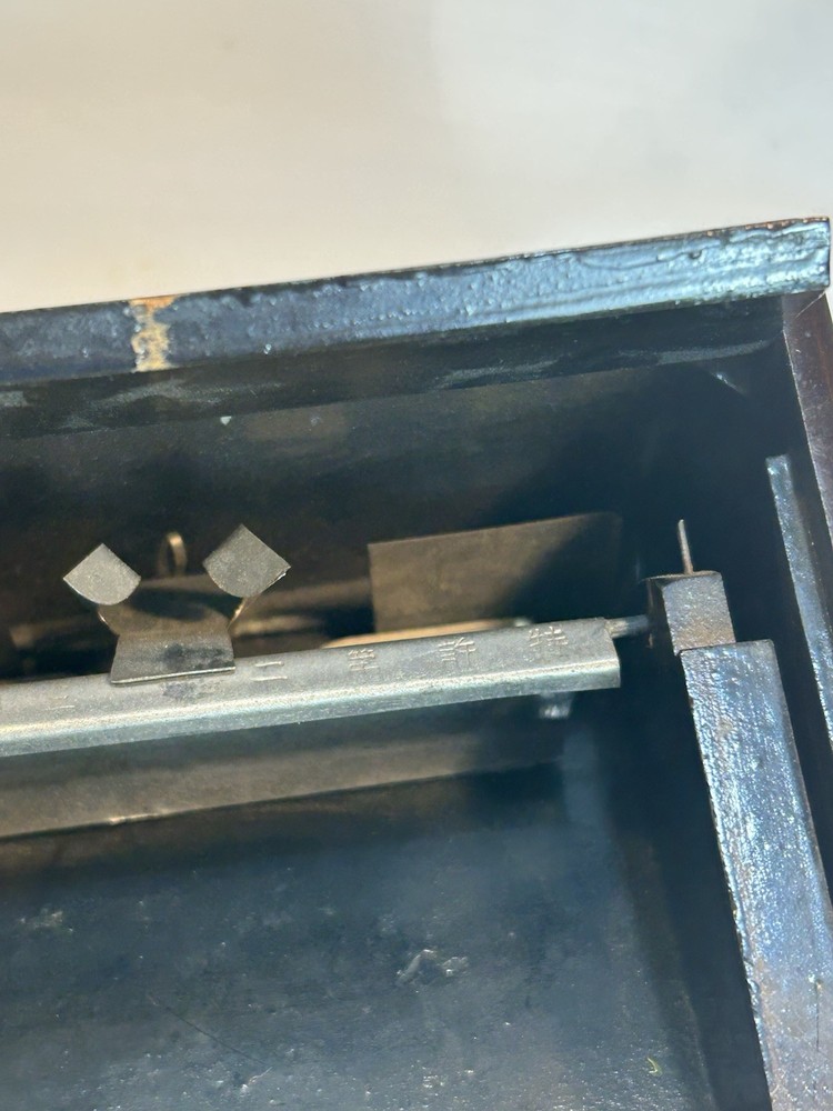 Mechanical Cigarette Dispenser Japanese Laquer Box