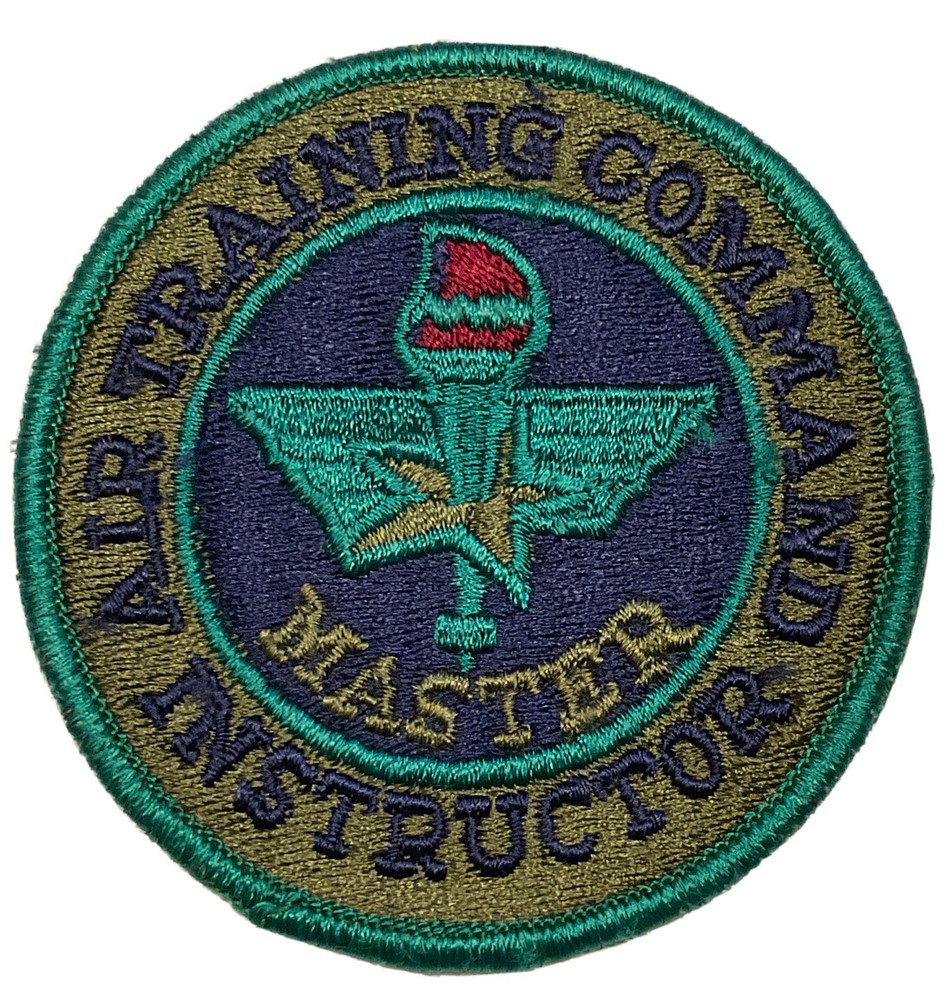Vintage AIR TRAINING COMMAND MASTER INSTRUCTOR U.S. AIR FORCE PATCH Subdued USAF