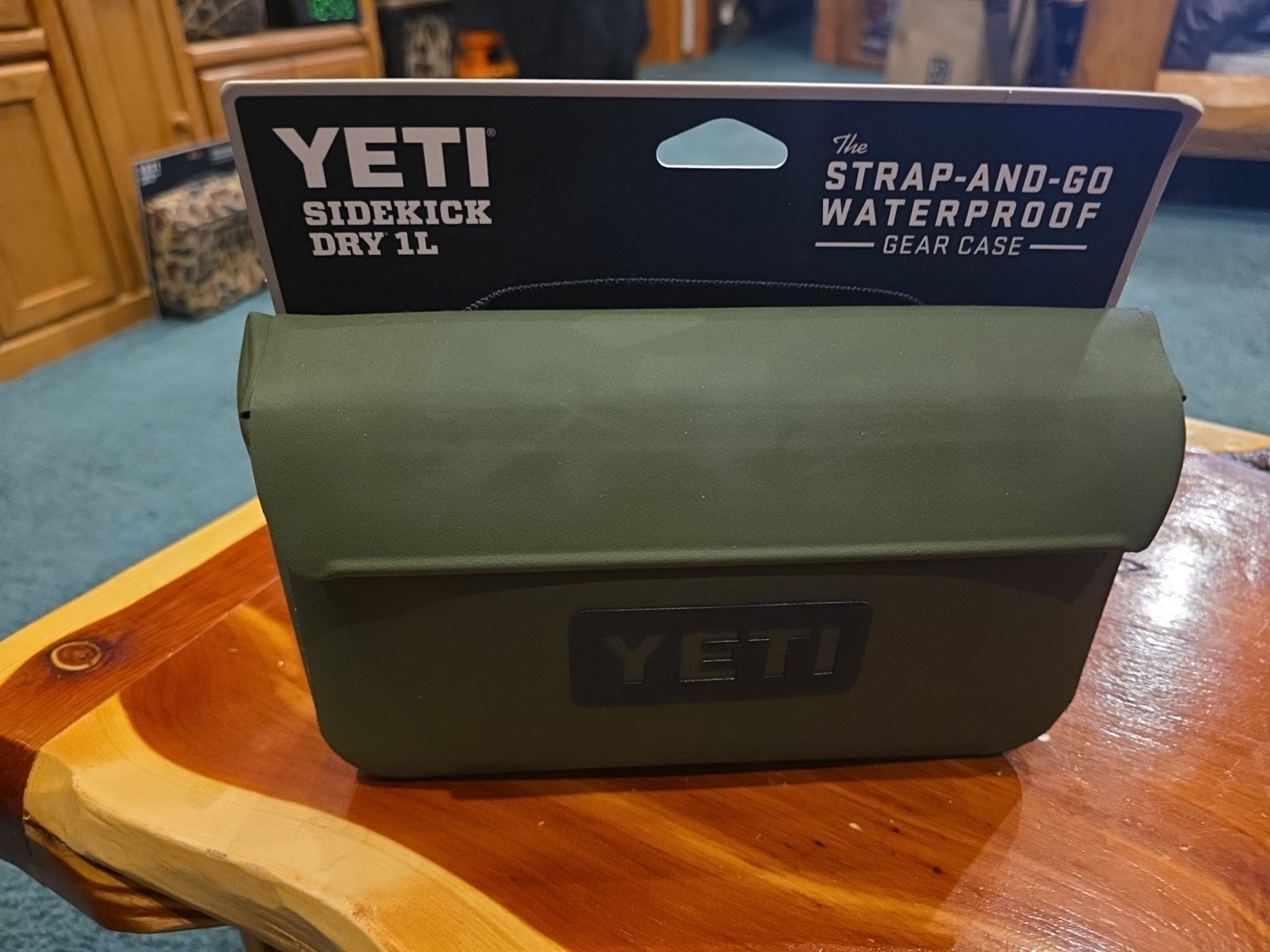 Yeti Sidekick 1L olive /Black New With Tags.