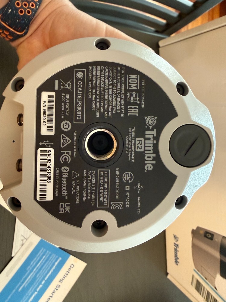 Trimble R2 Receiver, Centimeter (CM) Mode Configuration, Battery & Charger