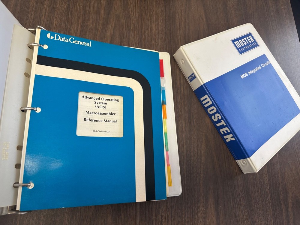 Data General AOS Macroassembler Reference Manual minicomputers — MOSTEK binders