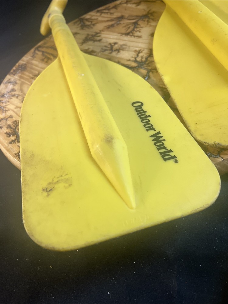Pair CAVINESS 34” Yellow Plastic Take-Down Boat Paddle