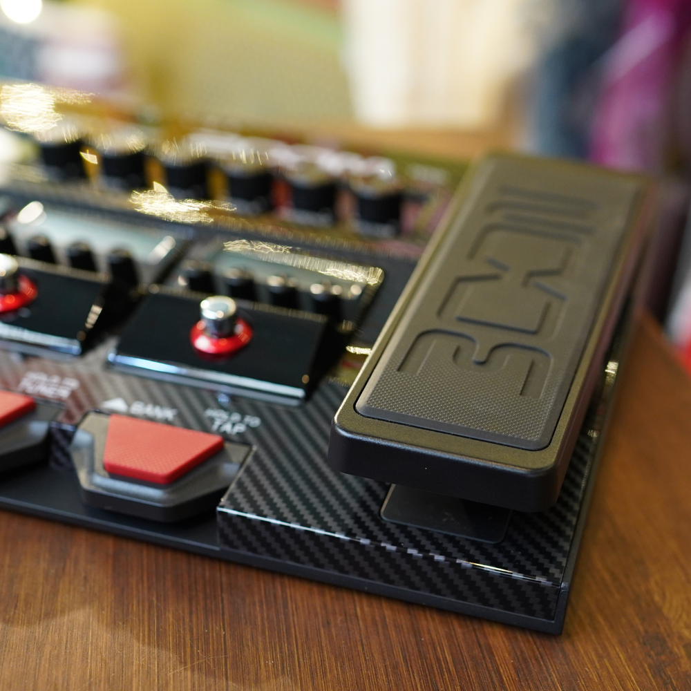 ZOOM G11 Guitar Multi Effects Processor Pedal Brand New