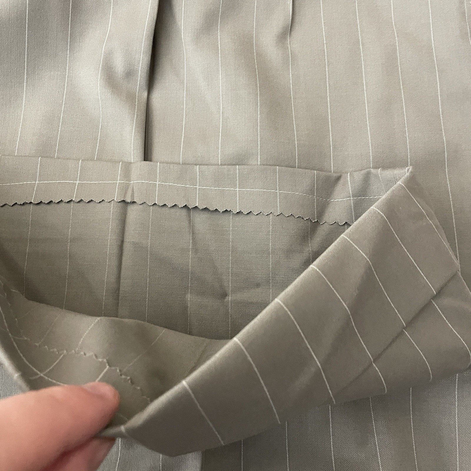 Giorgio Fiorelli Uomo 2 Piece Suit Mens 50L 42x29 Beige Striped Polyester Peak